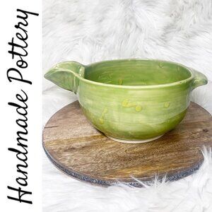 HANDMADE BATTER BOWL WITH SPOUT Ceramic Pottery Green‎ Yellow Signed R. Turiel